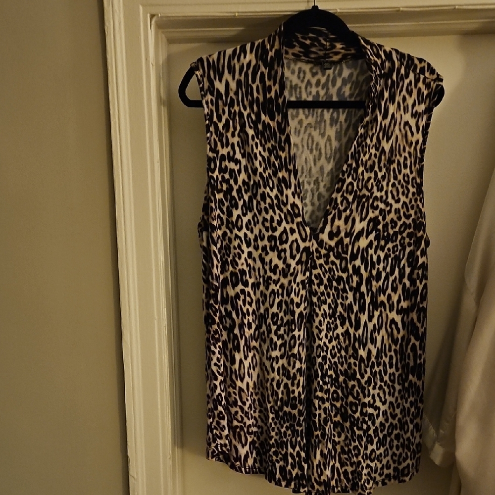 Cable & Gauge Black/Brown Animal Print Sleeveless V-neck